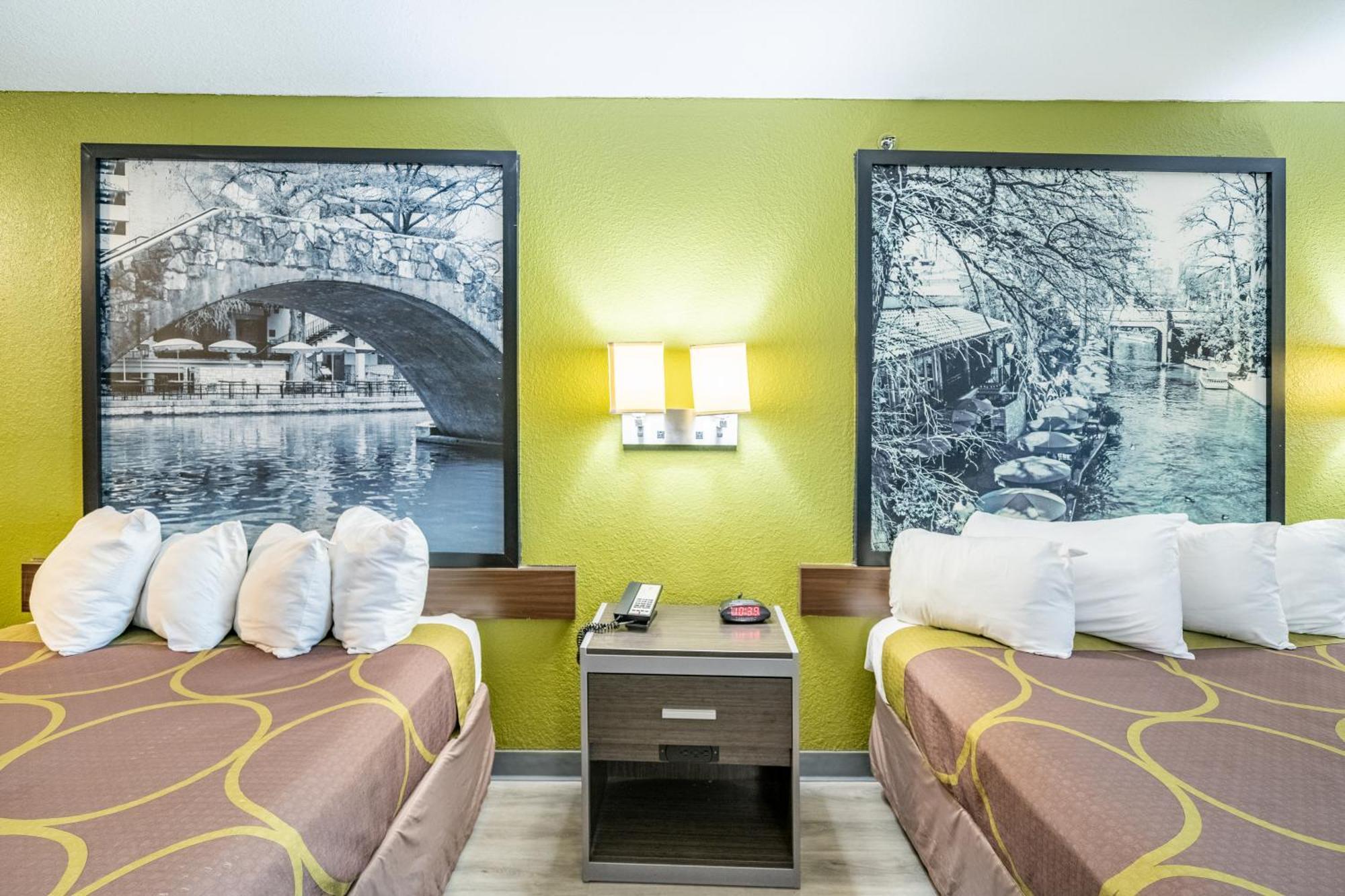 Super 8 By Wyndham San Antonio/Riverwalk Area Luaran gambar